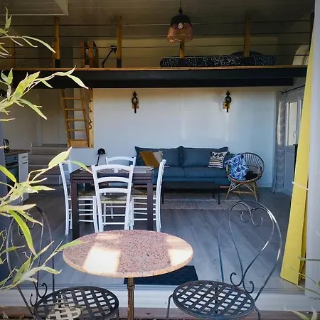 Indépendant Dans Entre Et Maquis