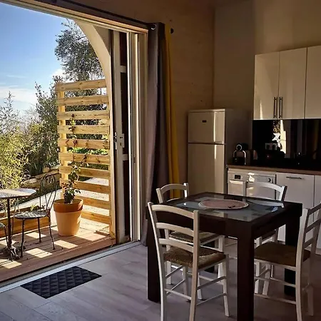 Indépendant Dans Entre Et Maquis Sisco