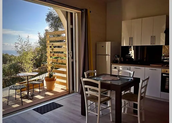 Indépendant Dans Entre Et Maquis Sisco